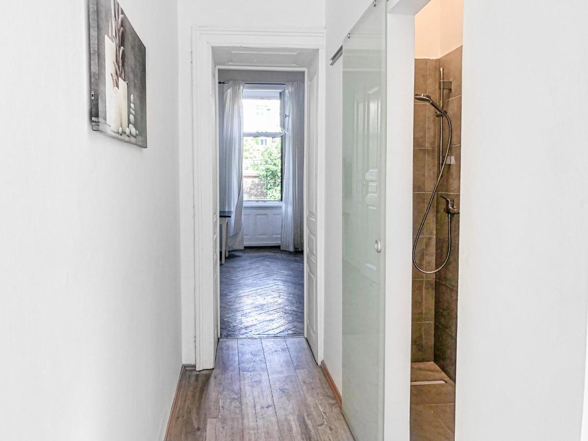 Apartament Commodious 2br Apt. Near Akh-perfect For Groups *